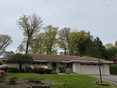 77 Woodlawn Ave