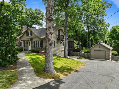 837 Van Slyke DRIVE