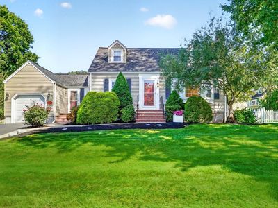 8 Sunnyfield Rd