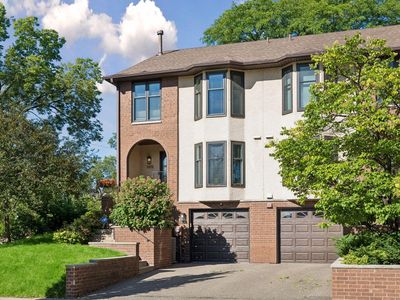 1952 Dupont Ave S
