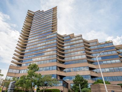 1 Trimont Ln APT 1610A