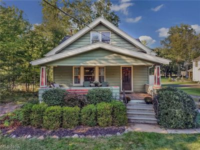 Property at 27776 Bassett Rd, Westlake, OH
