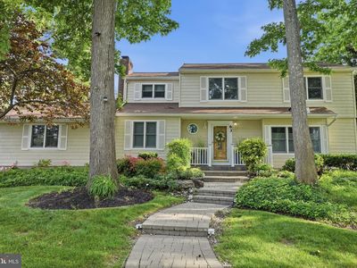 63 Florister Dr
