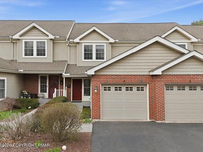 Property at 8 Oak Leaf Ln, East Stroudsburg, PA