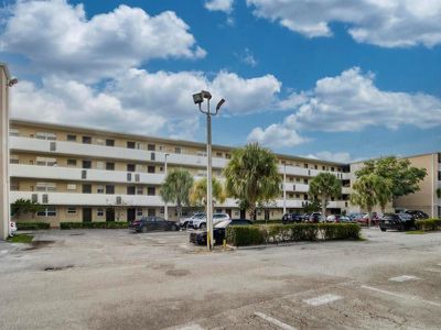 1690 NE 191st St #405-1