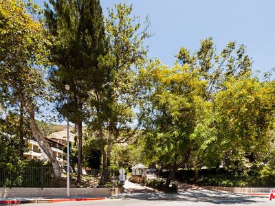 2700 Cahuenga Blvd E APT 4303