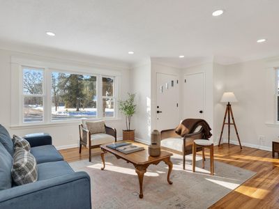 2561 Harvester Ave E