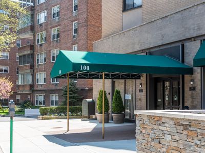 100 E Hartsdale Avenue #6RE