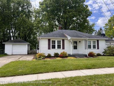727 Center St