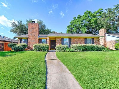 2006 E Collins Blvd