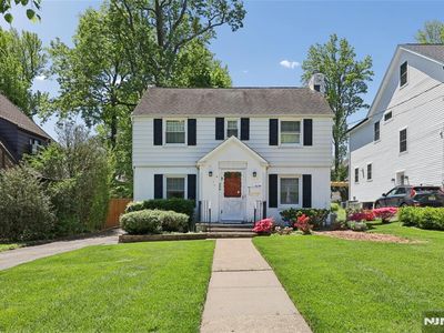 Property at 290 Winthrop Rd, Teaneck, NJ