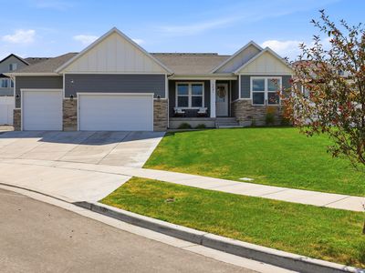 3641 S Hiawatha Cir