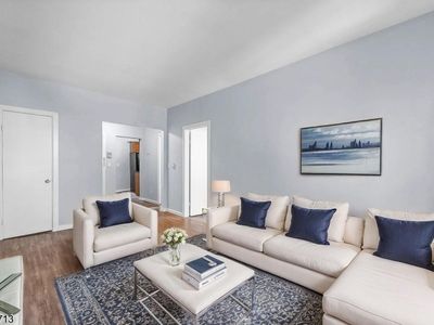 250 Clendenny Ave #4