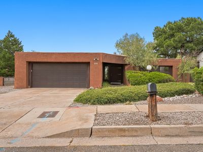 3901 Embudito Dr NE