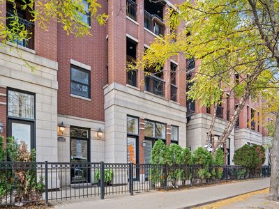 3010 N Sheffield Ave APT 4N
