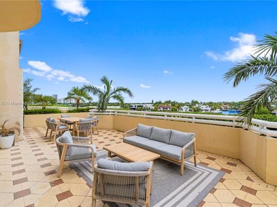 Property at 20191 E Country Club Dr APT 407, Aventura, FL