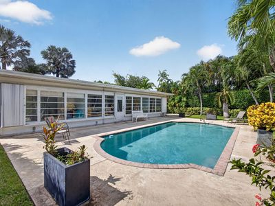 128 VASSAR Drive