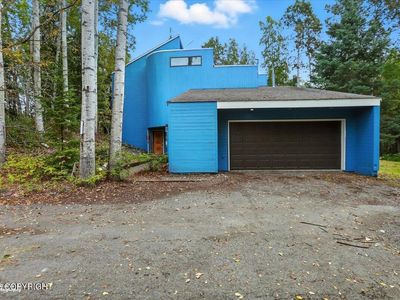 24343 Thunderbird Dr