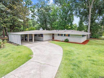8709 Forest Hill Dr
