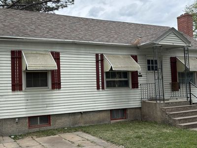 315 W 6th St