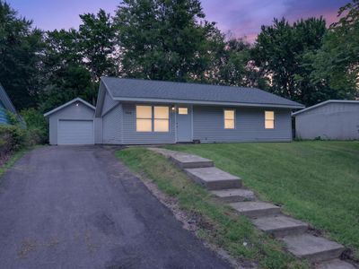 5808 Mendota Dr
