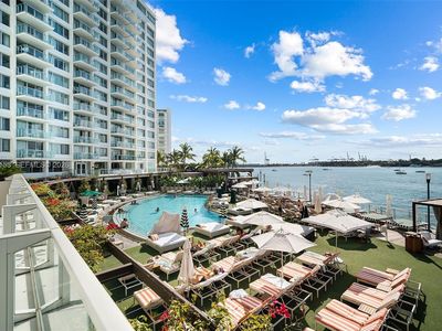 1100 West Ave #819