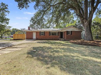 2401 Hilltop Dr