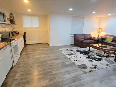 1525 S Holly Street #104