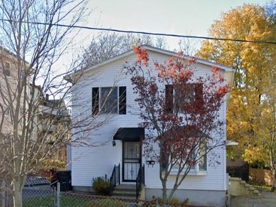39 Lawrence Ave #1
