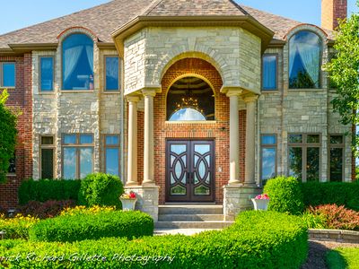 8127 Shadow Creek Ln