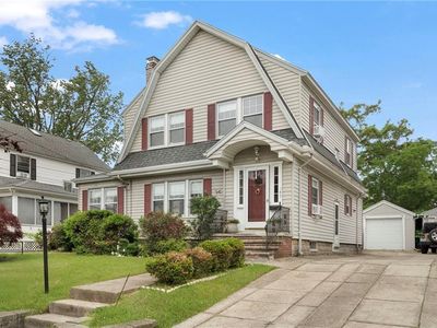 147 Grace St