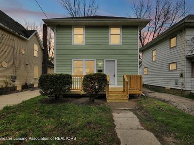 1136 W Allegan St