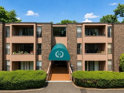 30 Shrewsbury Green Dr Unit G