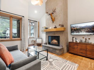 116 Sutton Place #504