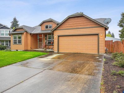 2412 NW White Oak Ave