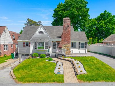 4 Crestwood Boulevard