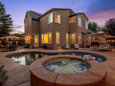 1946 Castle Dr