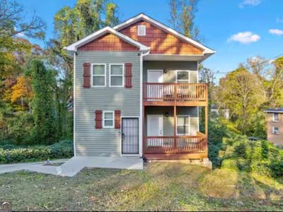 1891 Tremont Dr NW