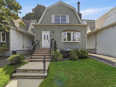 87 Curie Ave