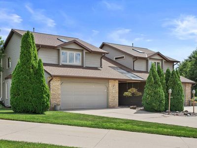 W232N6140 Teakwood COURT