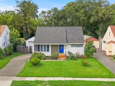 484 Raritan Rd
