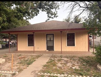 413 E De La Rosa St