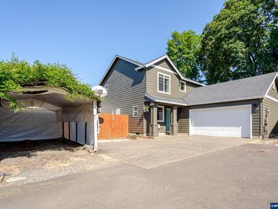 647 NE Autumn Ridge Dr