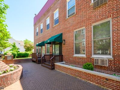 523 Trinity Pl. #2DS