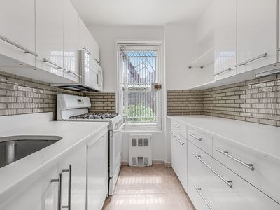 72-10 112th St UNIT 5H