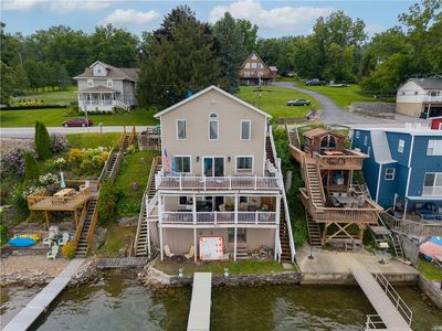4201 W Lake Rd