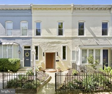 15 15th St SE