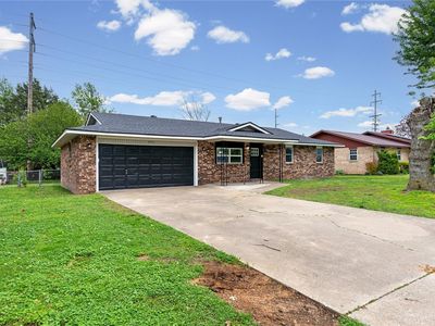 903 White Rd