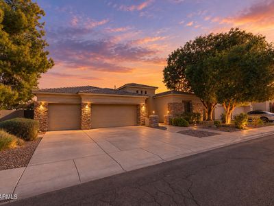 462 W CAROB Drive