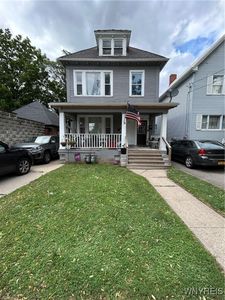18 Kamper Ave